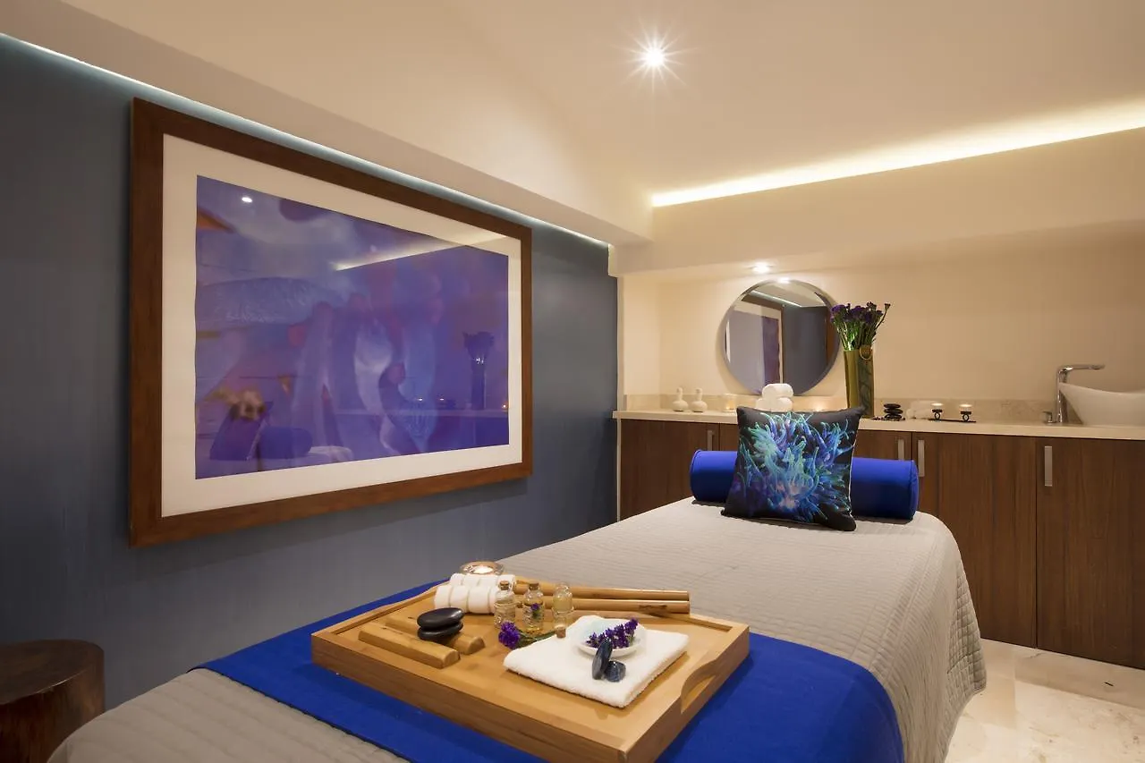 Crown Paradise Club All Inclusive Puerto Vallarta México