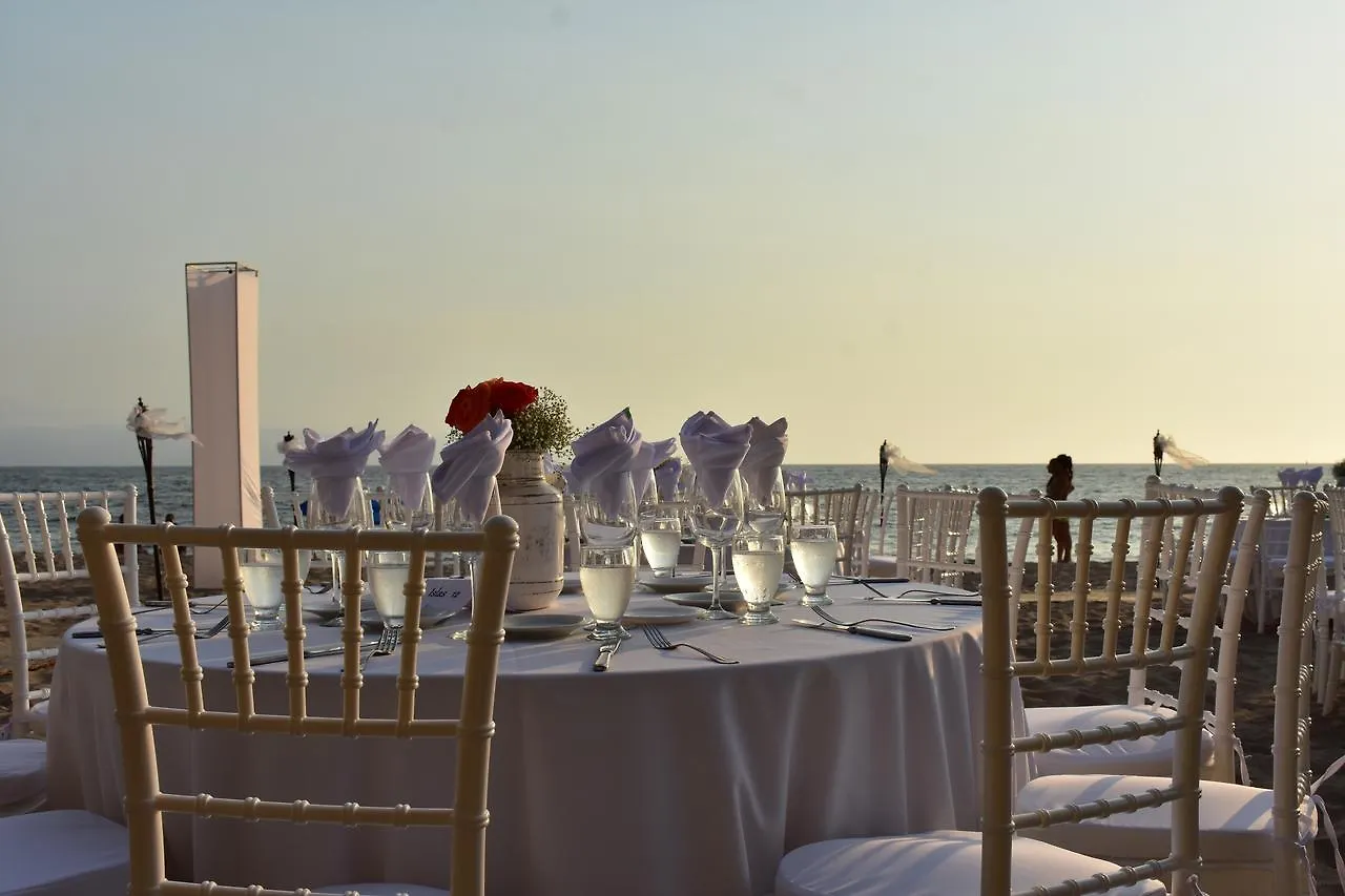 **** Feriested Crown Paradise Club All Inclusive Puerto Vallarta Mexico