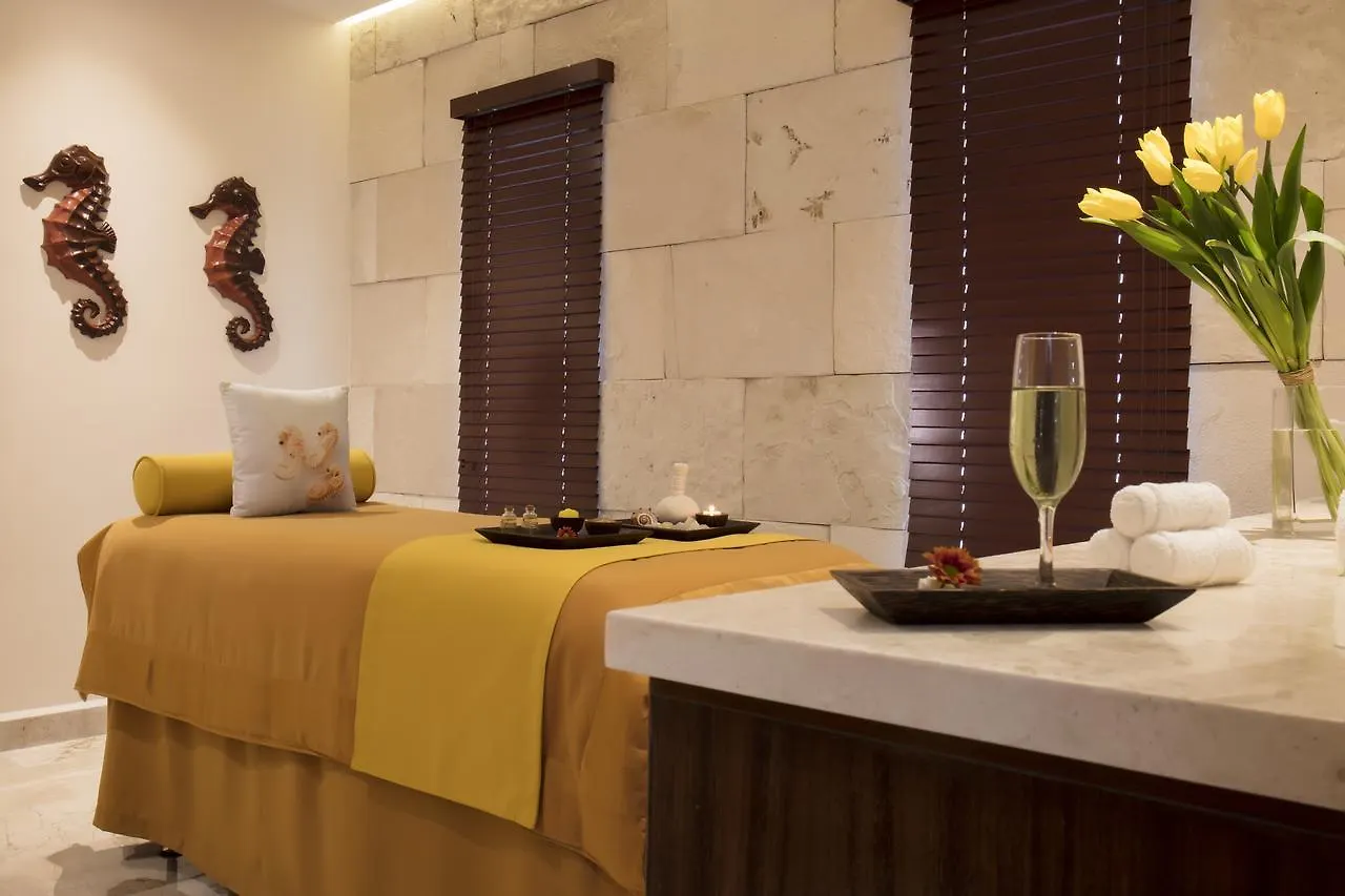 Crown Paradise Club All Inclusive Puerto Vallarta 4*,  Mexico