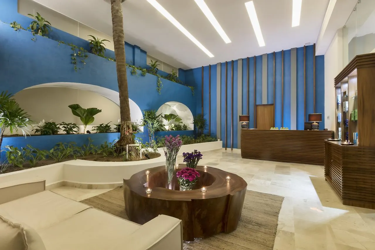 **** Feriested Crown Paradise Club All Inclusive Puerto Vallarta Mexico